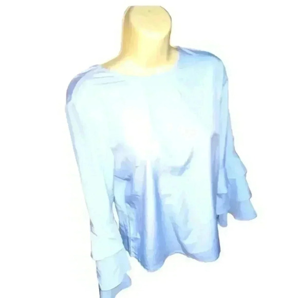 Beautiful blouse. It’s long sleeve but super light and loose. - Picture 1 of 8